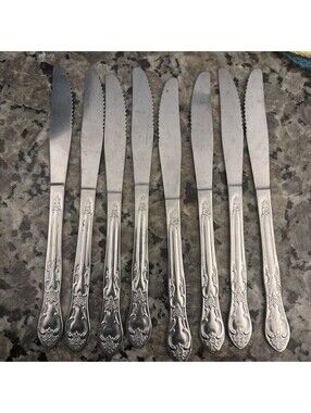 Oneida Venus Knives Set Of 8